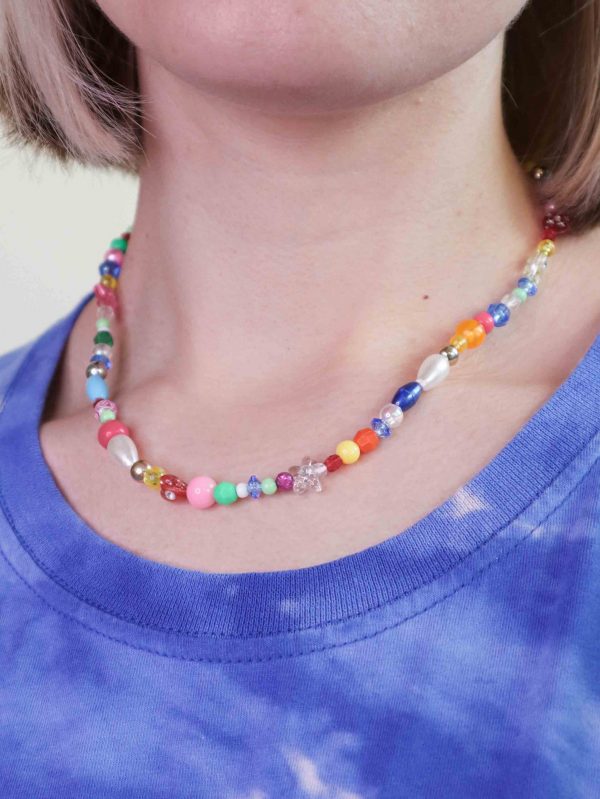 colorful beaded pearl necklace // värikäs helmikaulakoru © Qierto